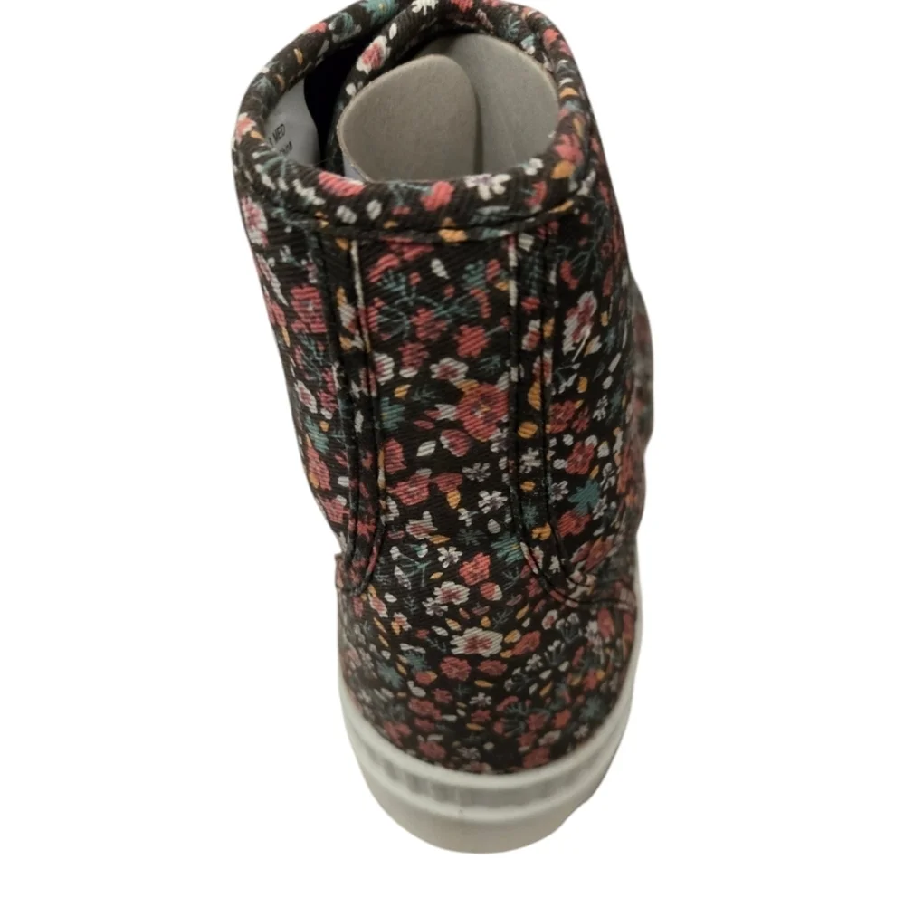NIB SO Dragonfruit combat style boots